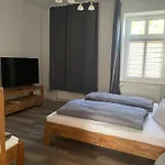 Maxi 3 Personen, Zentrale Lage, Ruhige Nebenstrasse 公寓 *