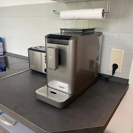 Maxi 3 Personen, Zentrale Lage, Ruhige Nebenstrasse
