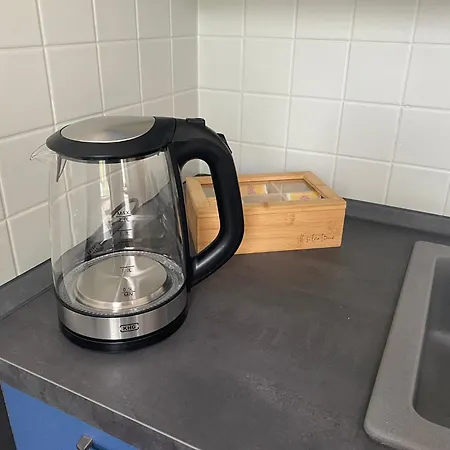 Maxi 3 Personen, Zentrale Lage, Ruhige Nebenstrasse Apartment