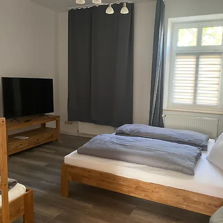 Maxi 3 Personen, Zentrale Lage, Ruhige Nebenstrasse Apartment *
