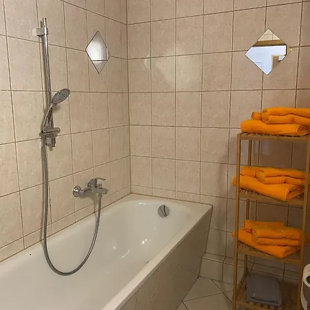 Maxi 3 Personen, Zentrale Lage, Ruhige Nebenstrasse * Dessau-Rosslau