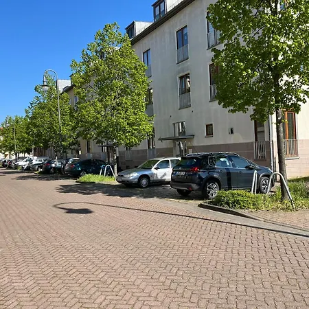 Maxi 3 Personen, Zentrale Lage, Ruhige Nebenstrasse Apartament *