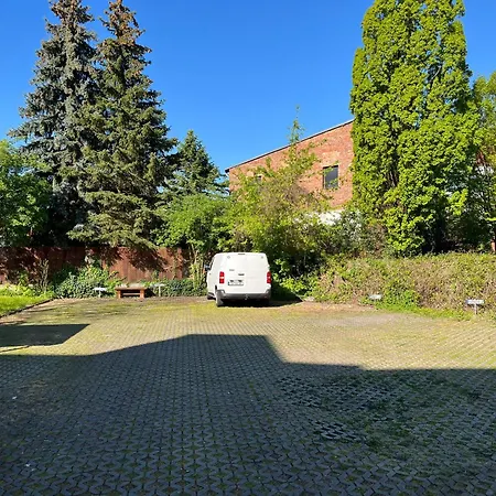 Maxi 3 Personen, Zentrale Lage, Ruhige Nebenstrasse *