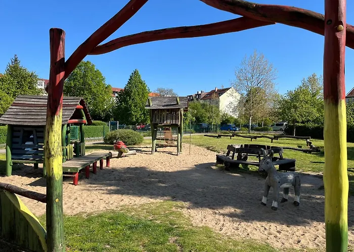 Maxi 3 Personen, Zentrale Lage, Ruhige Nebenstrasse *