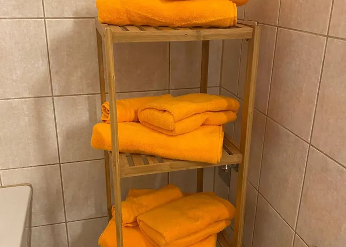 Maxi 3 Personen, Zentrale Lage, Ruhige Nebenstrasse *