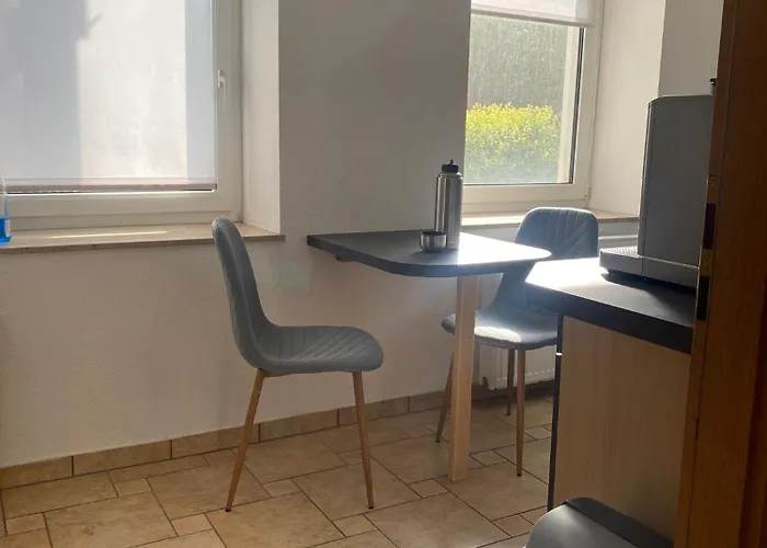 Maxi 3 Personen, Zentrale Lage, Ruhige Nebenstrasse