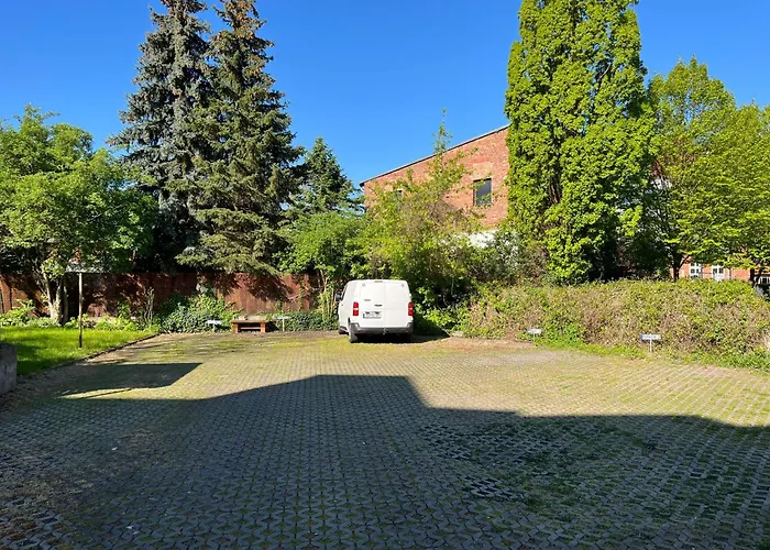 Maxi 3 Personen, Zentrale Lage, Ruhige Nebenstrasse *